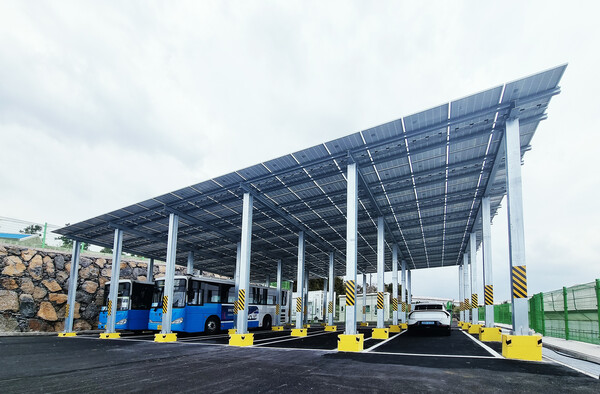 제주 애월읍 수산리 버스회차지에 설치된 전기차 충전기.