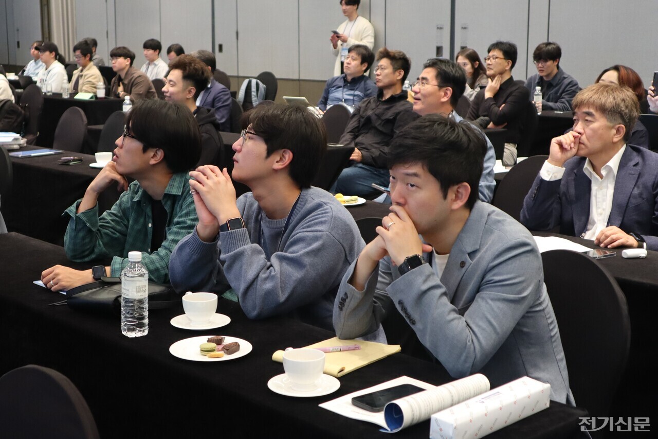 특별세션 참가자들이 발표를 경청하고 있다.(사진=윤대원 기자)