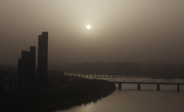 미세먼지로 뒤덮인 서울시내. (사진=연합뉴스 제공)