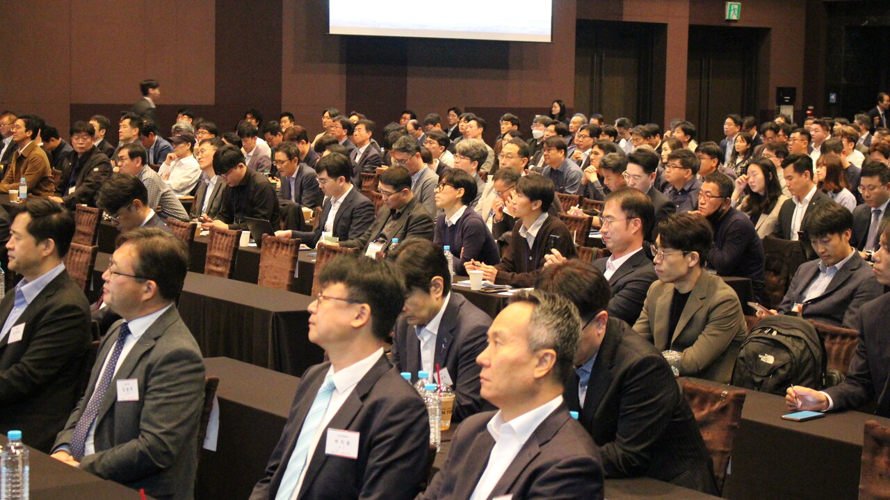 청중들이 연사의 발표를 청취하고 있다. [사진=안상민 기자] 