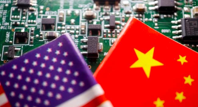 도널드 트럼프 당선인은 2기 정부에서 중국에 대한 반도체 제재를 더 강화할 것으로 예상된다. [사진=연합뉴스]