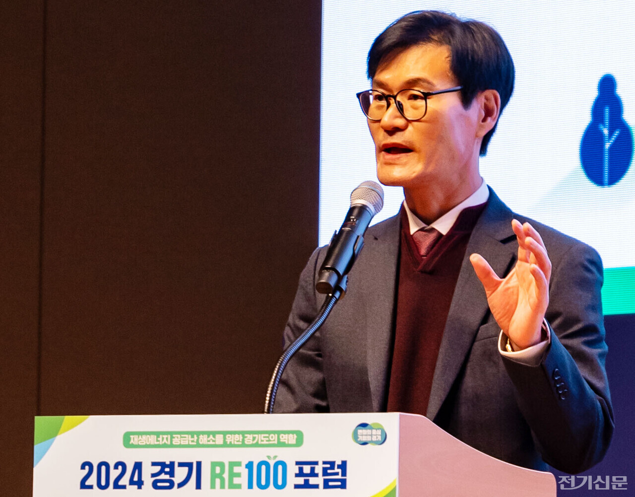 심현보 전력거래소 에너지시스템혁신본부장이 전력망 포화 상황에서 수도권 내 재생에너지 보급 필요성에 대해 강조하고 있다. [사진=김진후 기자]