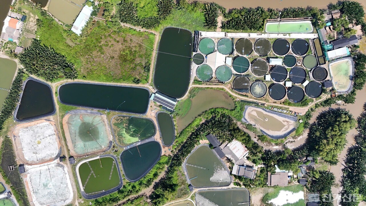 신재생에너지 기반의 마이크로그리드 시스템을 적용한 스마트 새우 양식장 전경. [제공=한국태양광산업협회]