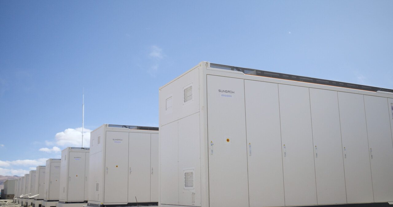 선그로우가 티베트 야라설산에 설치한 PV+ESS 발전소 전경. [제공=선그로우파워코리아]