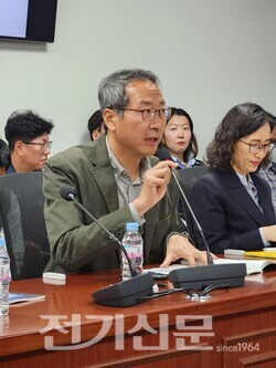 남태섭 전력연맹 처장이 K-오스테드의 필요성을 설명하고 있다.[사진=윤대원 기자]