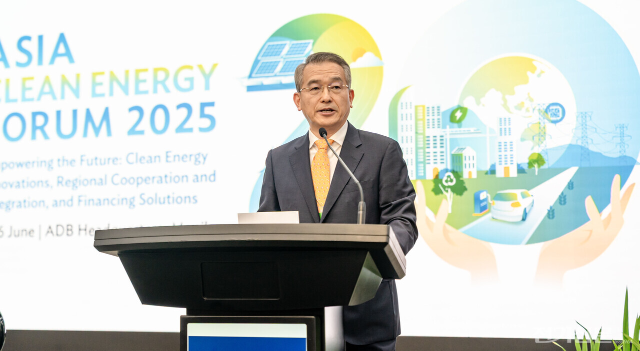신부남 한국에너지공단 기후행동이사가 '아시아 클린에너지 포럼(ACEF) 2025' 개막식에서 개회사를 하고 있다. [사진=김진후 기자]