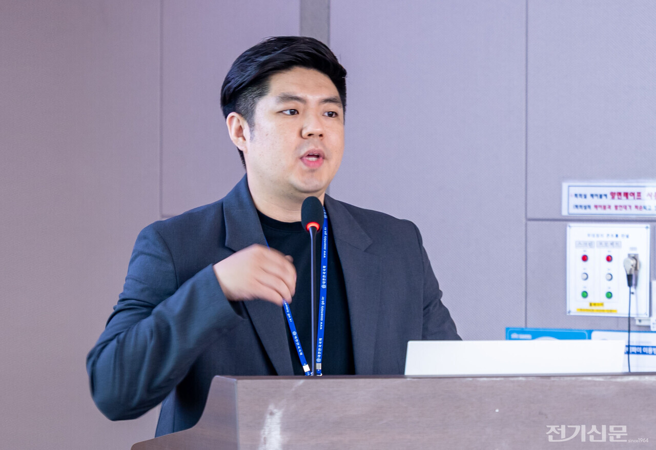 김승완 한국에너지공과대학교(KENTECH) 교수가 전력망 계획에 있어 복수의 시나리오를 반영한 '플랜B' 체계가 필요하다고 강조하고 있다. [사진=안상민 기자]