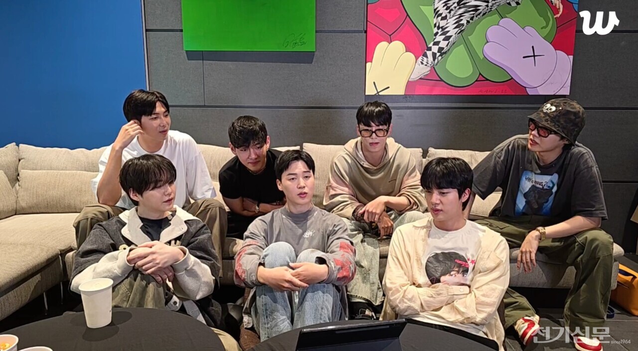 그룹 방탄소년단(BTS) 위버스 라이브. [사진=빅히트뮤직]