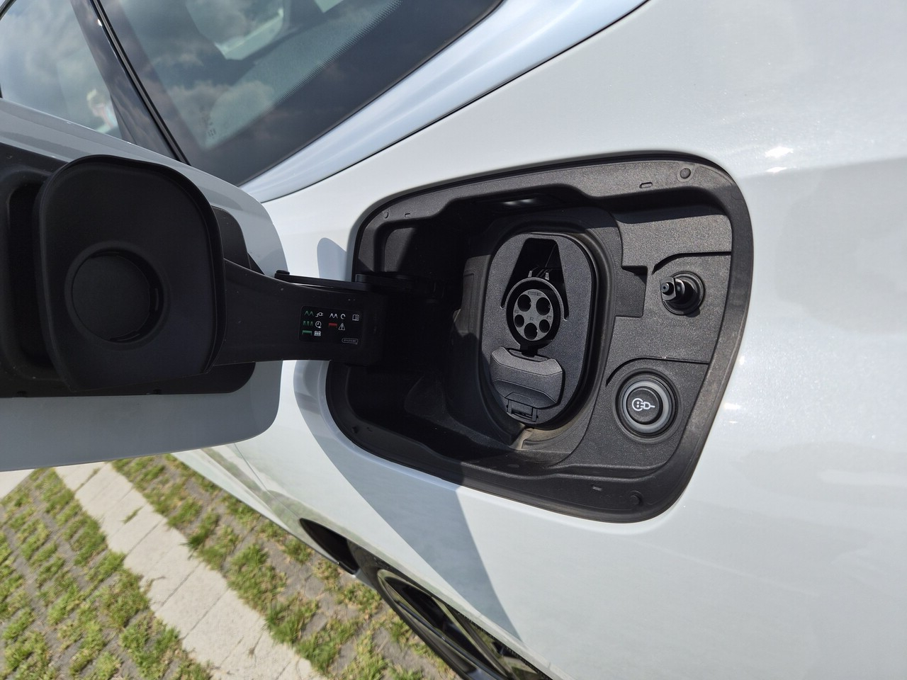 시승기] 아우디 A6 e-트론, 프리미엄 전기 세단의 자격 < 전기차 < 전기경제 < 기사본문 - 전기신문