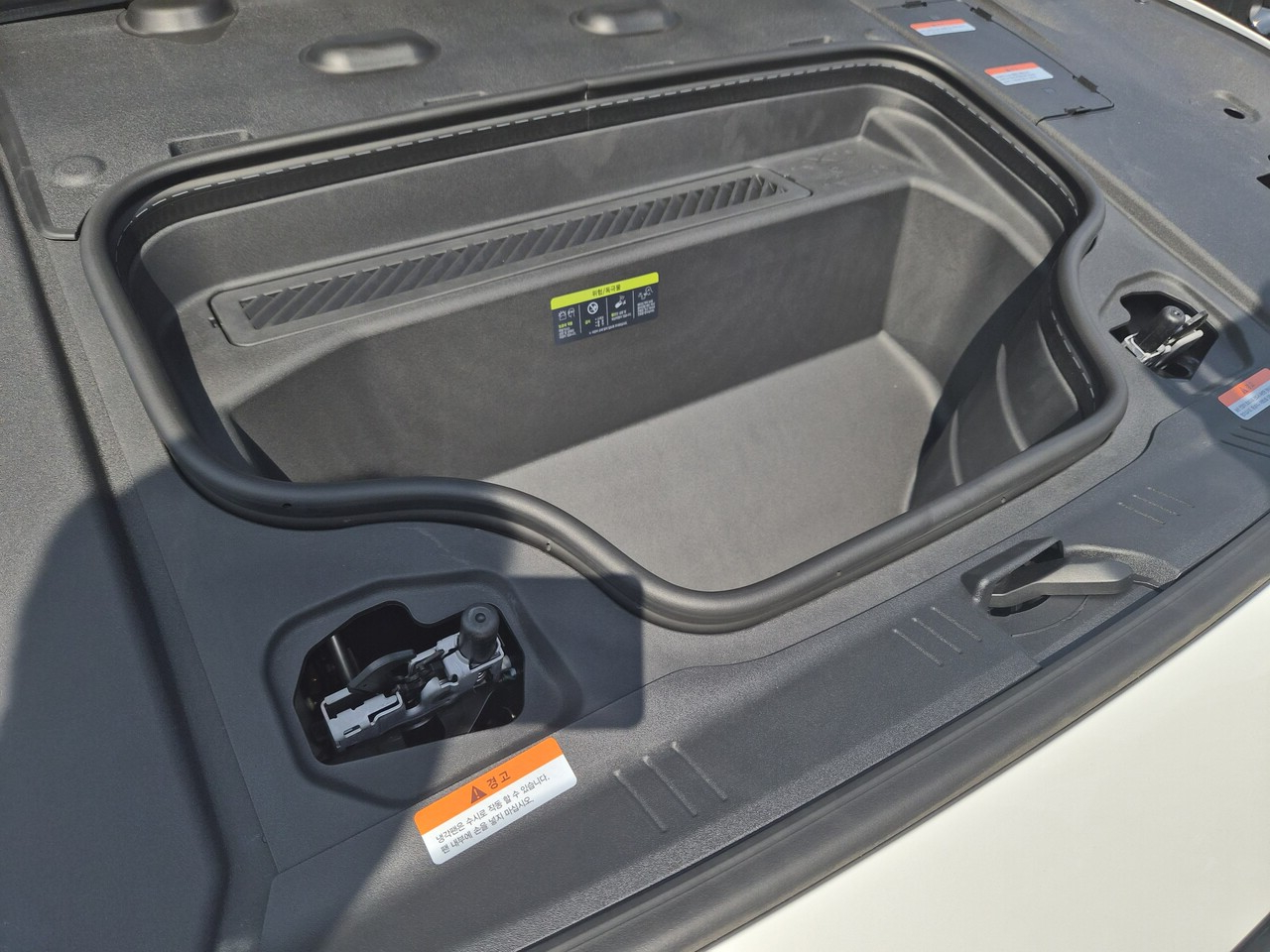 시승기] 아우디 A6 e-트론, 프리미엄 전기 세단의 자격 < 전기차 < 전기경제 < 기사본문 - 전기신문