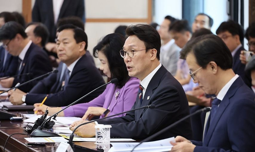 김민석 국무총리가 1일 서울 종로구 정부서울청사에서 열린 제1차 국가기간 전력망 확충위원회에서 발언하고 있다.[사진=연합뉴스]