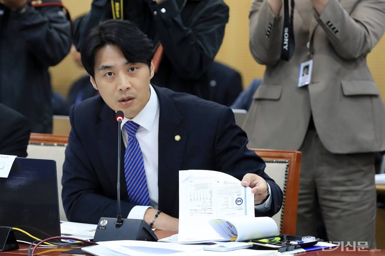 2025 국감] 다원시스, 전동차 납품 지연에도 지속 수주 도마 위 < 철도∙플랜트 < 시공∙플랜트 < 기사본문 - 전기신문