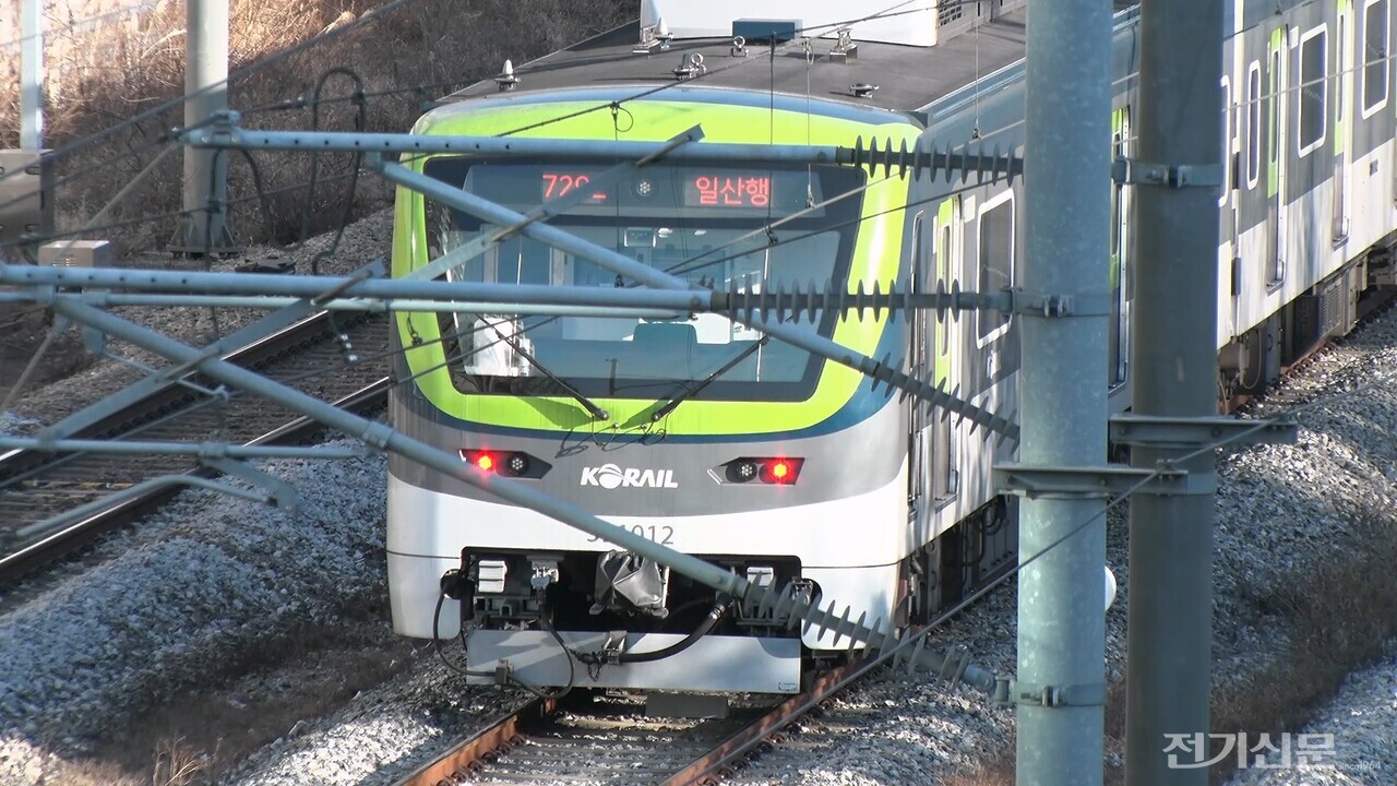 서해선 전동차 주행 중 연결기 파손…다원시스 차량 하자처리로 운행 조정 < 철도∙플랜트 < 시공∙플랜트 < 기사본문 - 전기신문