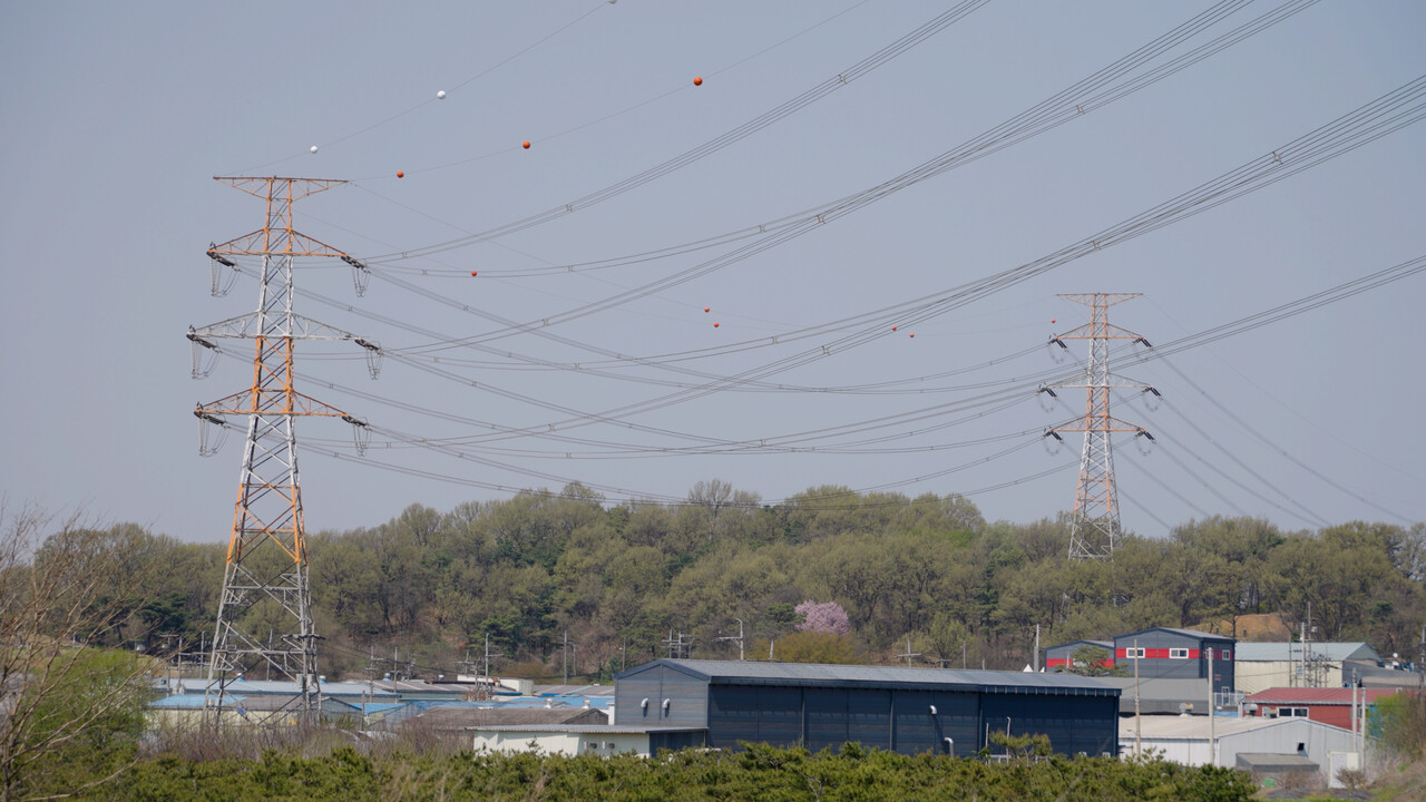 엔비디아 GPU 26만장은 소비 전력이 400MW급으로, 추가 전력 공급 대책도 마련해야 한다는 목소리가 높다. [사진=김기민기자]