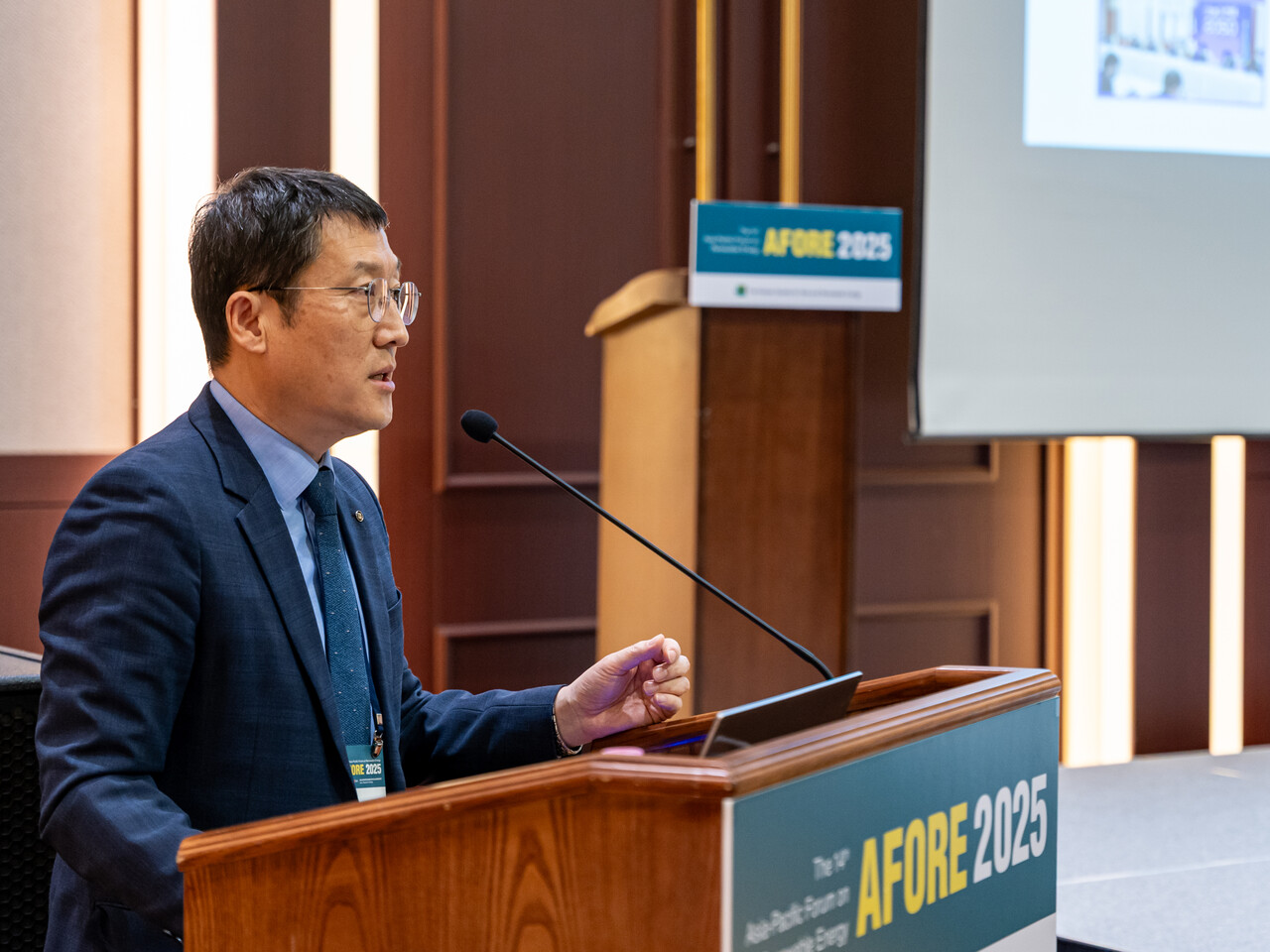 이상훈 한국에너지공단 이사장이 새 정부의 재생에너지 정책 방향을 공유하고 있다. [사진=김진후 기자]