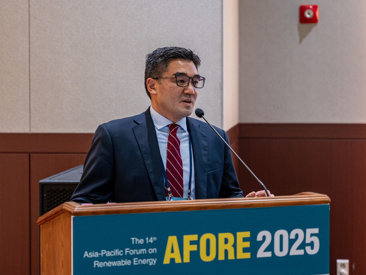 알렉스 휘트워스 우드맥킨지 아시아태평양 전력·재생에너지 부문 부사장이 글로벌 전력시장을 전망하고 있다. [사진=김진후 기자]