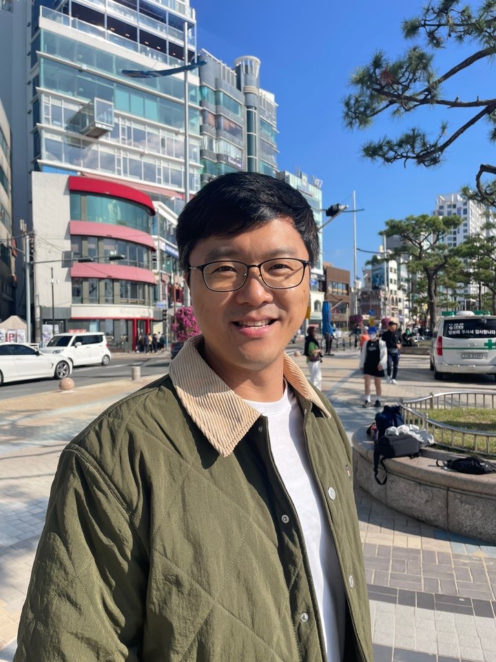 '에너지의 이름들'의 작가 이상현 한국석유공사 차장. [제공=이케이북]