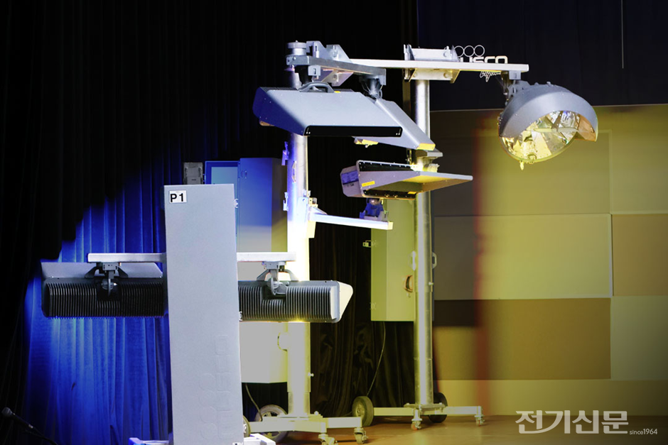 지난 14일 개최된 ‘2025 골프장 조명 특별 세미나’에서 시연된 머스코코리아의 쇼라이트(Show-Light®) 엔터테인먼트 패키지. [사진=머스코코리아]