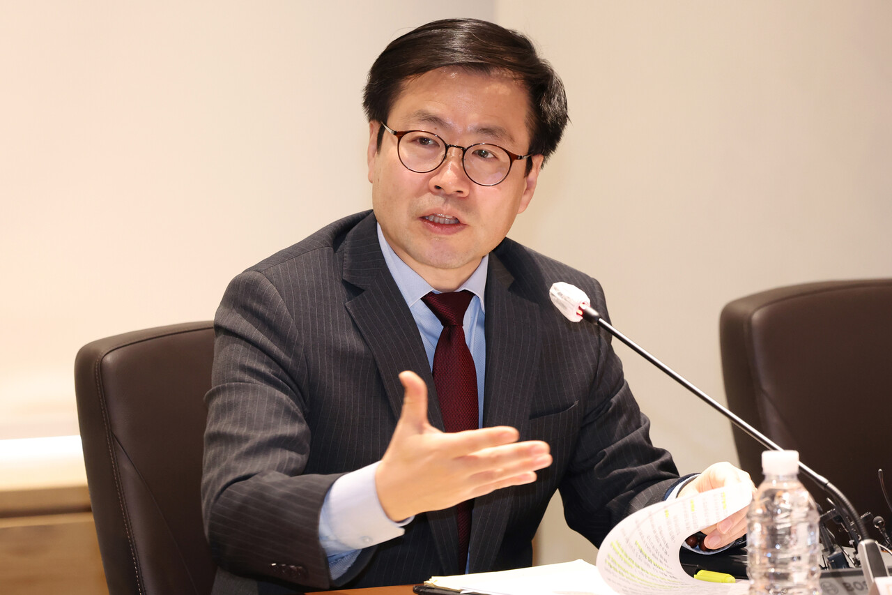 여한구 산업통상부 통상교섭본부장이 지난 18일 오후 서울 강남구 트레이드타워에서 민관합동 무역장벽 대응 강화 간담회를 주재하고 있다. [제공=연합뉴스]