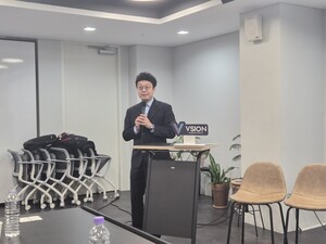 틴팅 필름도 전기화 트렌드...유럽車 공급 앞두고 신규 투자 나서는 韓 ... - 뉴스 썸네일 이미지